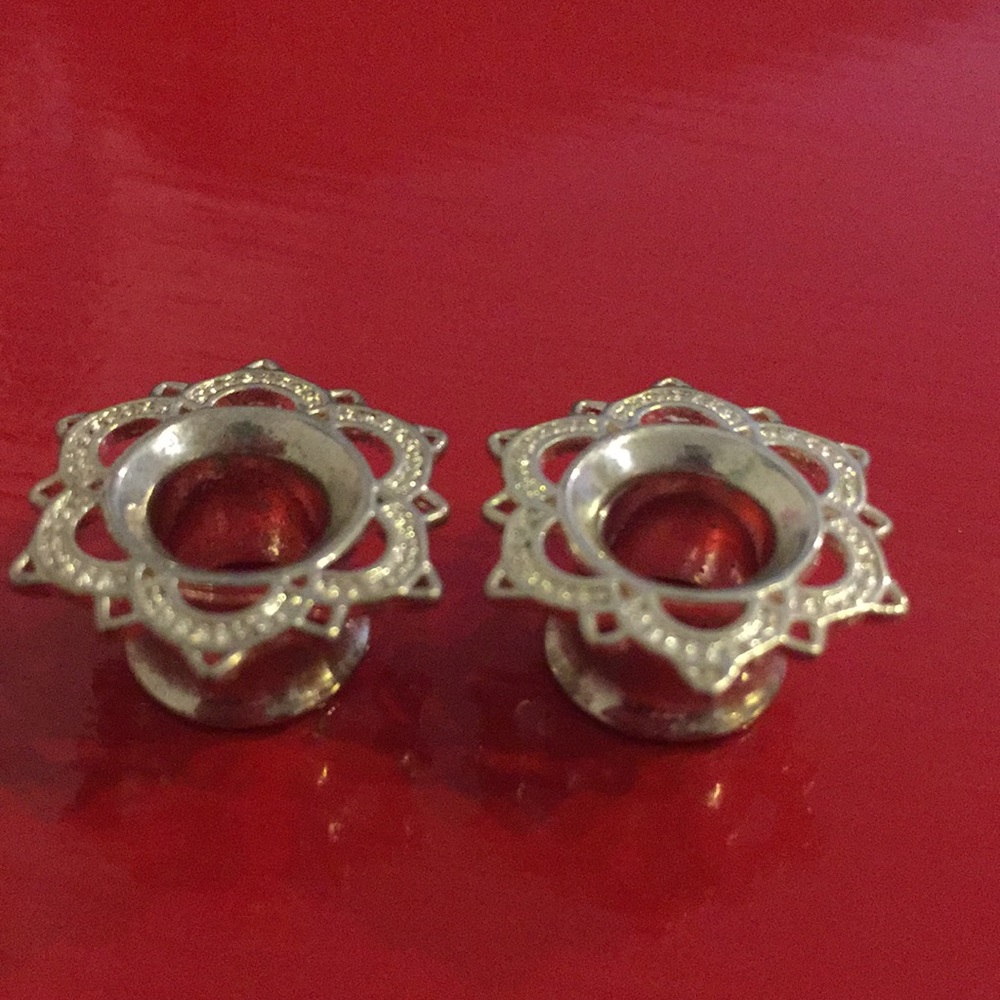 Silver mandala tunnels